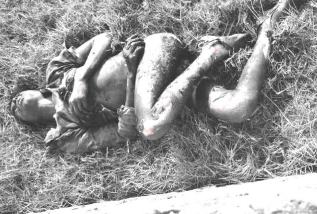 Chandauli: Sensation in Ekauni village after the discovery of a young man's burnt body; suspected murder committed to conceal identity.