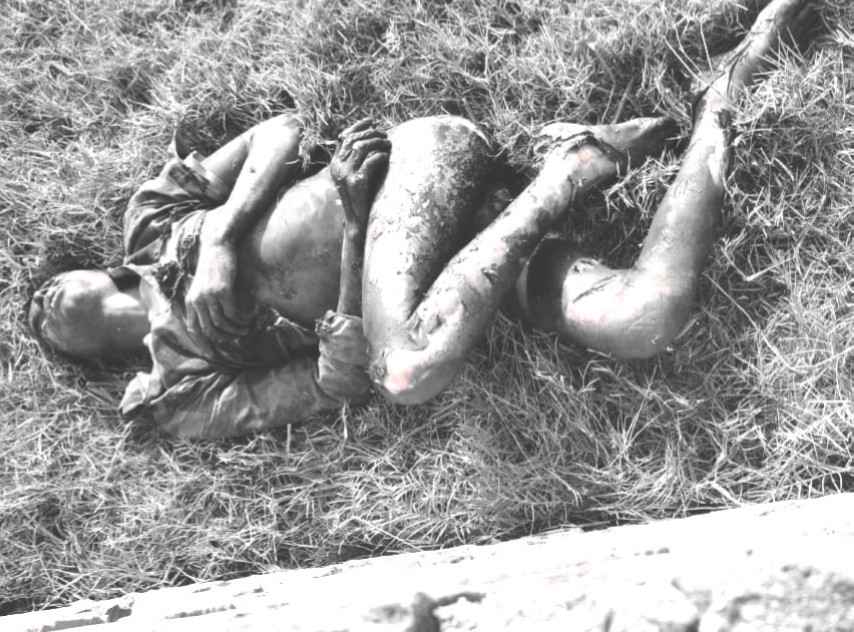 Chandauli: Sensation in Ekauni village after the discovery of a young man's burnt body; suspected murder committed to conceal identity.