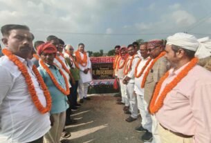 Mughalsarai MLA Ramesh Jaiswal had the foundation stones laid for two roads worth ₹1.23 crore by the public.